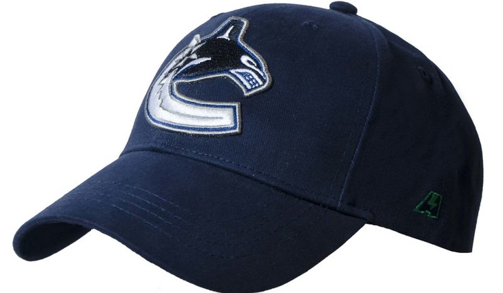 28174 Бейсболка Vancouver Canucks - фото №1