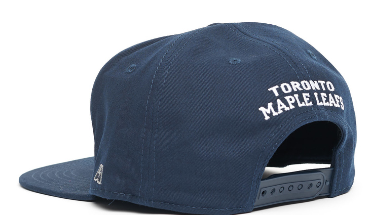 31083 Бейсболка Toronto Maple Leafs - фото №3